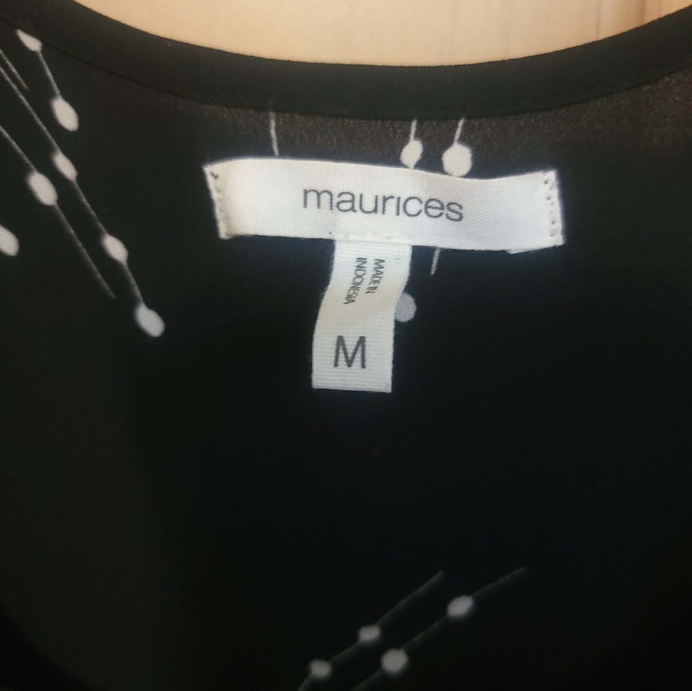 Misses Sz M Maurices Black And White Floral Sleeveless Shirt Garden Romance - Picture 5 of 6